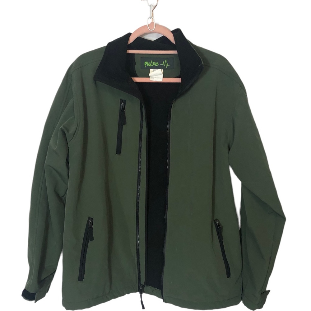 Pulse, Green with black fleece inside, Size M, Style# 22-1119, EUC